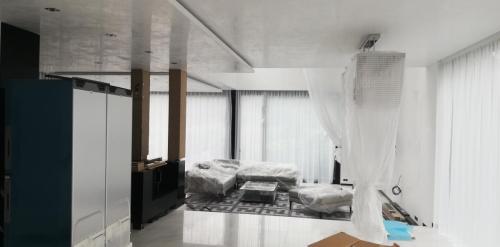 benatsky-stuk-bily-3